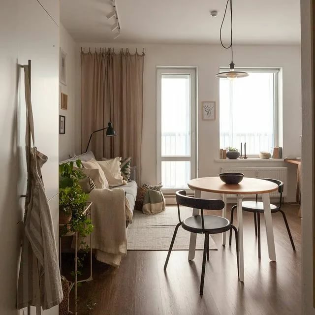 Не громоздкая и светлая мебель в скандинавском стиле сделает Вашу комнату светлее